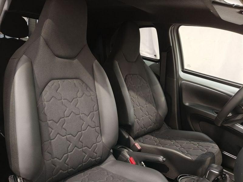 Toyota Aygo X Aygo X 1.0 VVT-i 72 CV 5 porte Lounge S-CVT