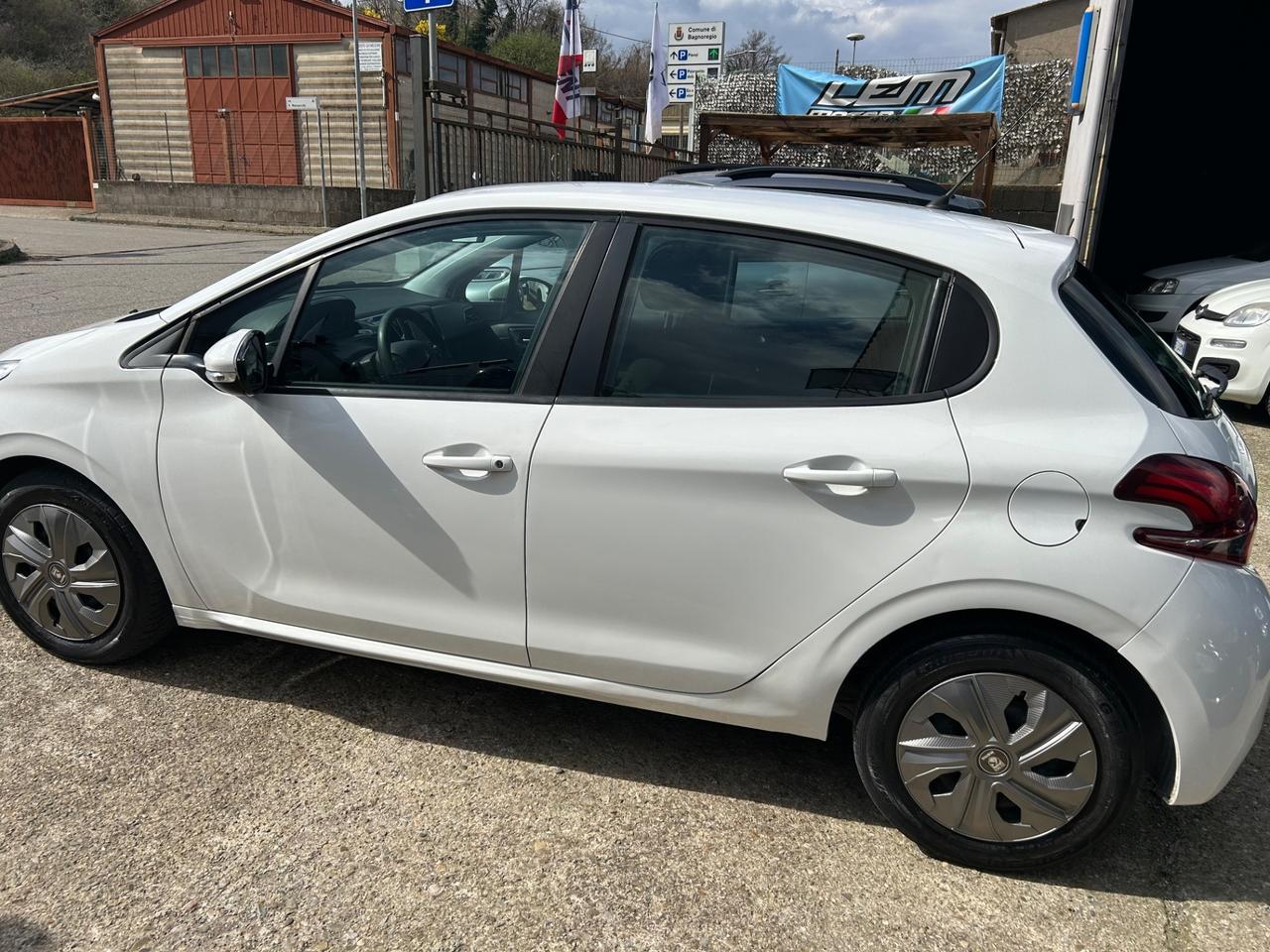 Peugeot 208 BlueHDi 75 5 porte Allure