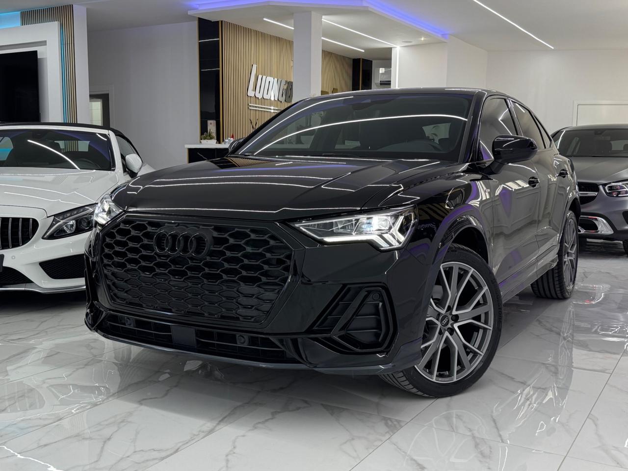 Audi Q3 2.0 TDI S-Tronic S-Line Identity Black