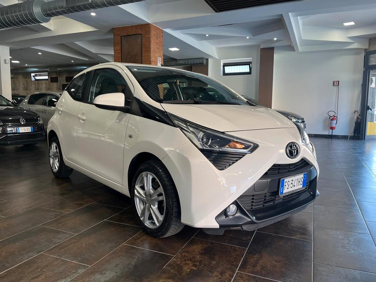 Toyota Aygo 1.0 VVT-i 72 CV 5 porte x-play