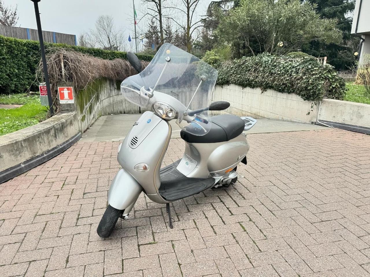 Vespa 150 ET4 VESPA ET4 150CC