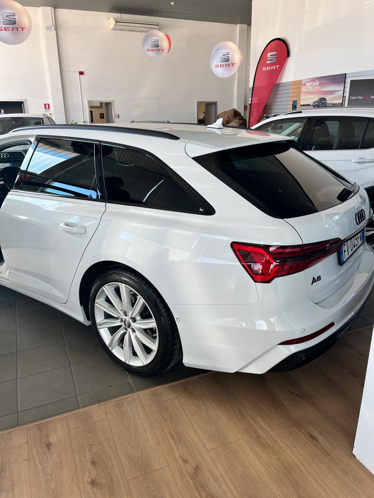 Audi A6 Avant 40 2.0 TDI S tronic Sport S LINE interno e esterno