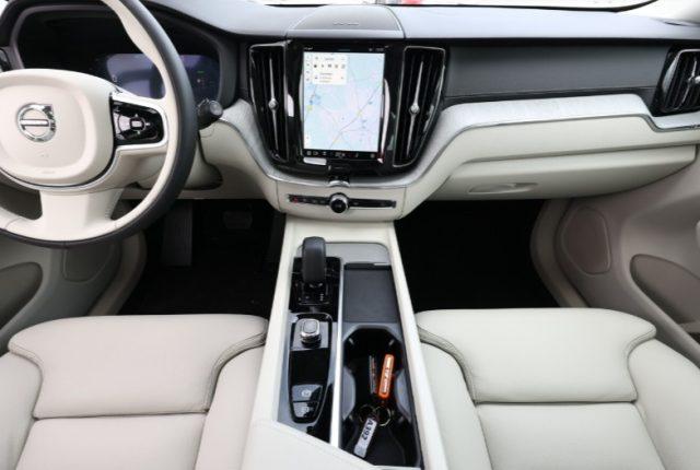 VOLVO XC60 T8 Plug-in hybrid AWD automatico Ultra Dark