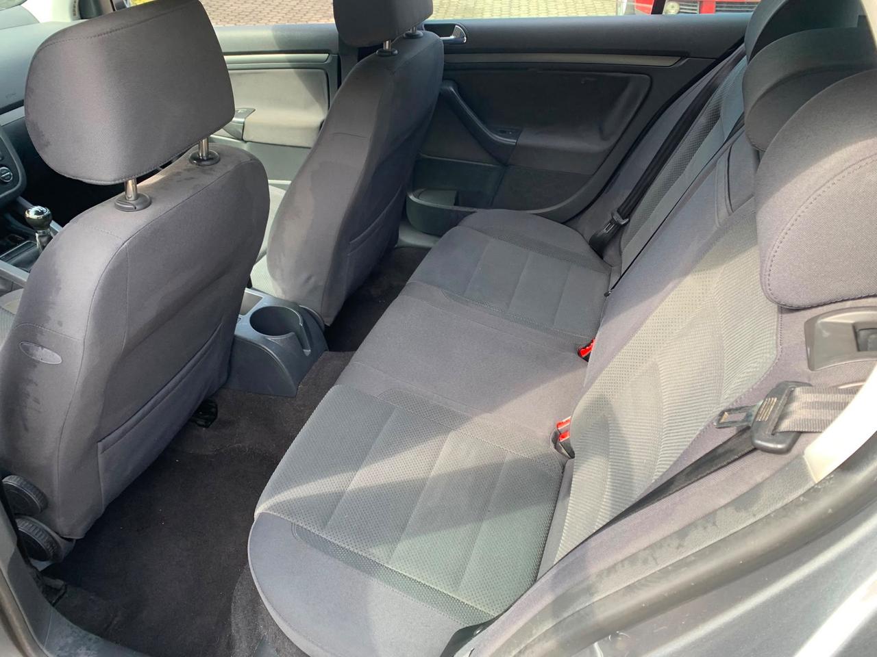Volkswagen Golf 1.6 16V FSI 5p. Sportline