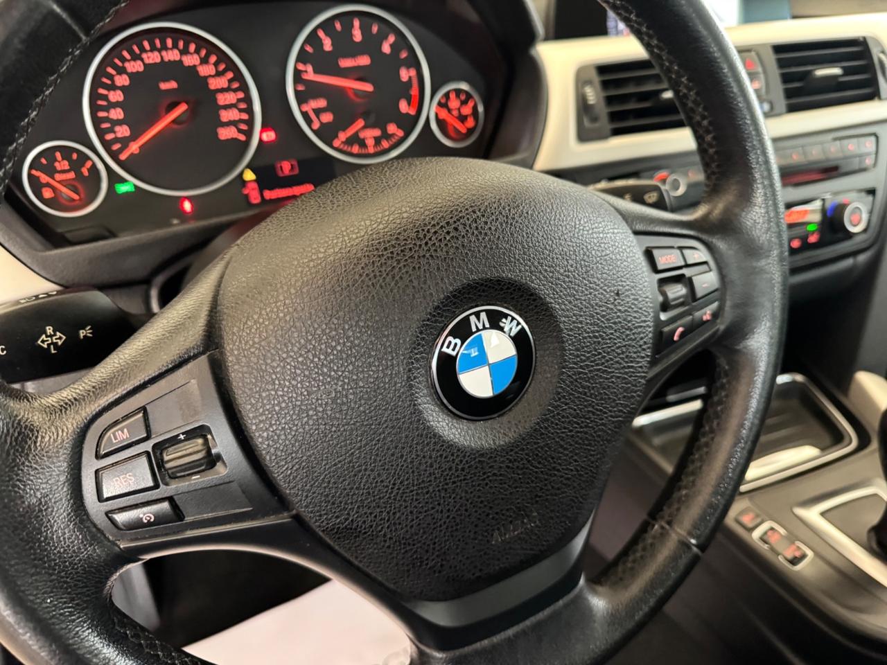 BMW 316d Automatic Touring - Navi