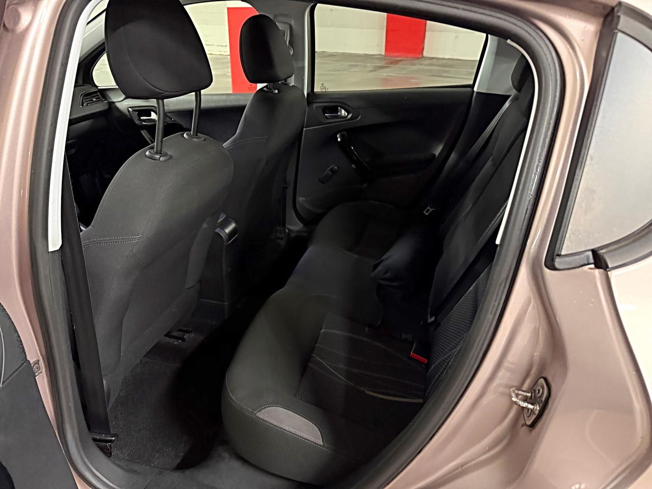 Peugeot 208 1.4 HDi 68 CV 5 porte Access