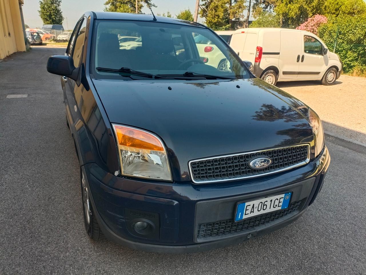Ford Fusion 5p. GPL