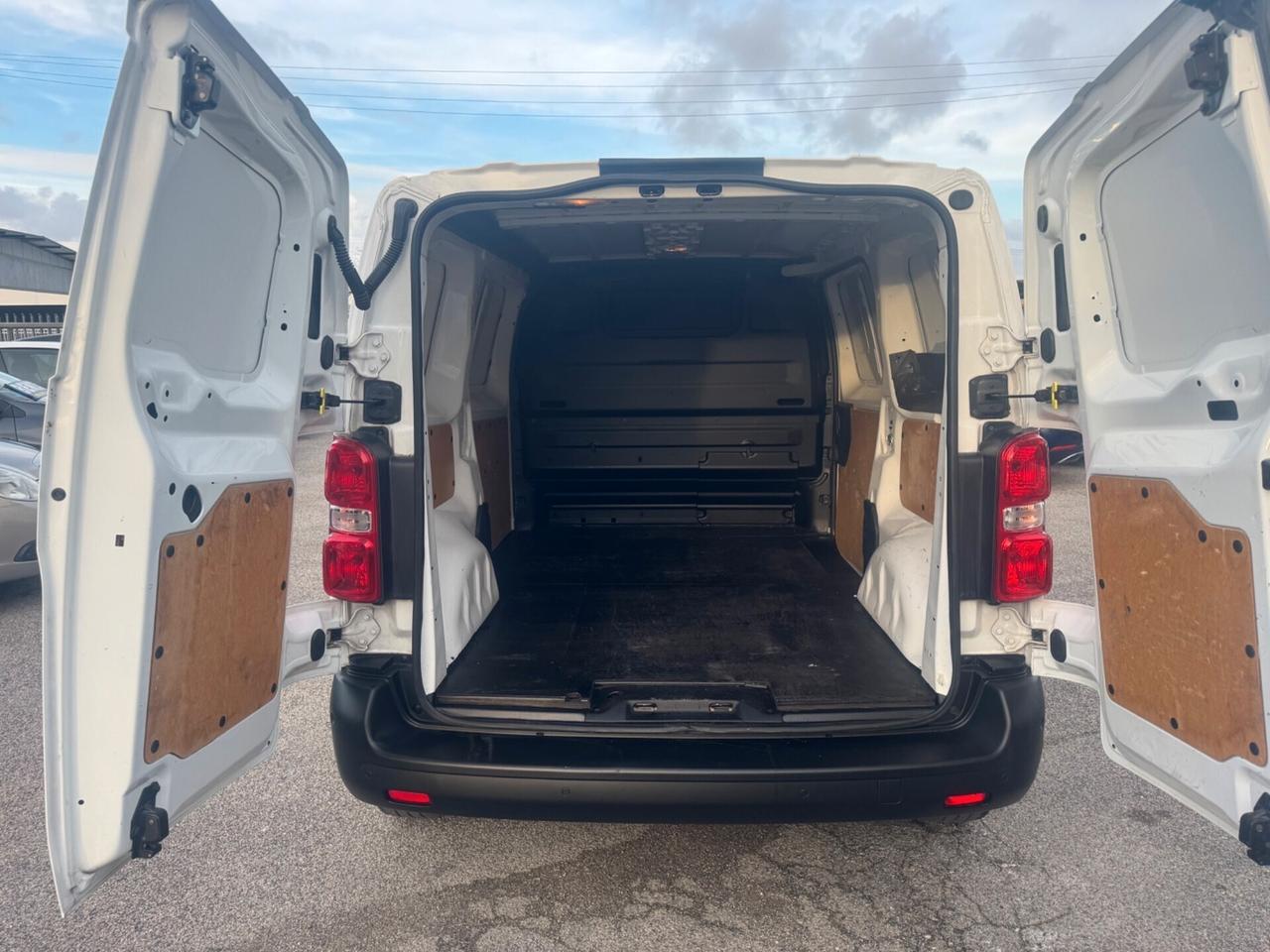 Peugeot Expert BlueHDI Passo medio con porta laterale