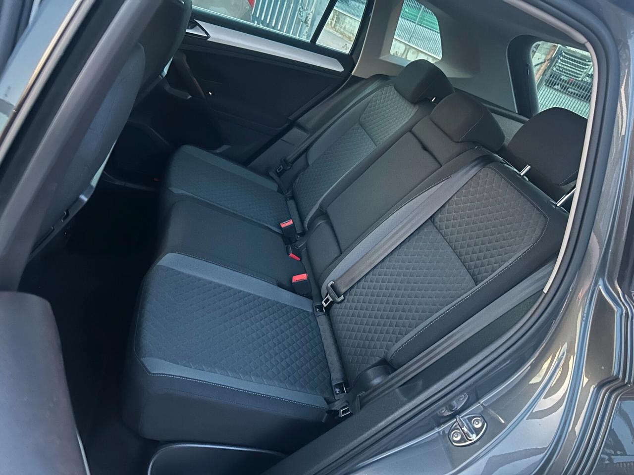 Volkswagen Tiguan 2.0 TDI SCR DSG Business Sport BlueMotion Technology