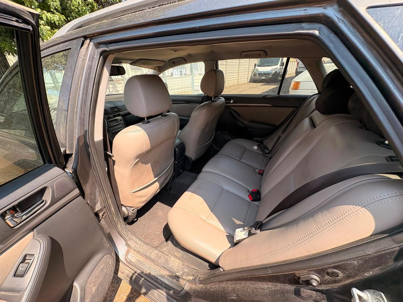 Toyota Avensis 2.0 D-4D 16V Station Wagon