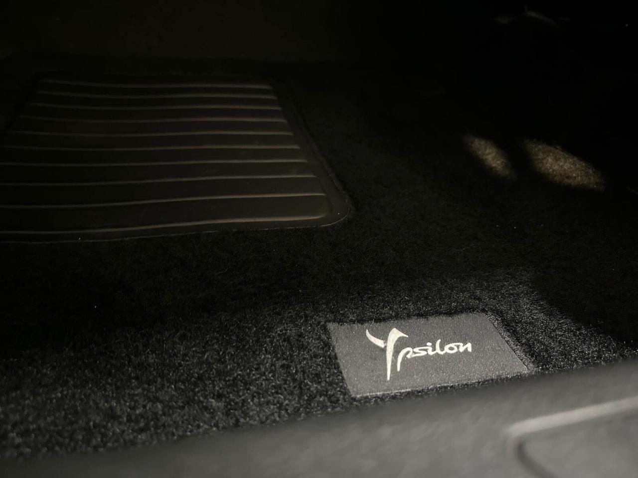 LANCIA YPSILON HYBRID 1.0 ECOCHIC *43MILAKM* *UNICOPRO*