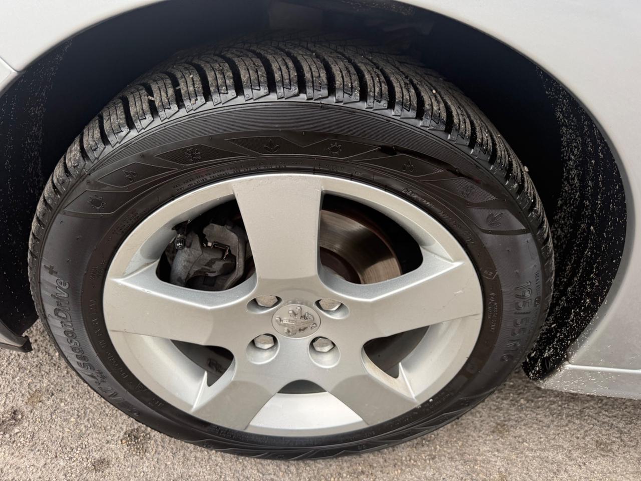 Peugeot 207 1.6 8V HDi 93CV SW Ciel Allure