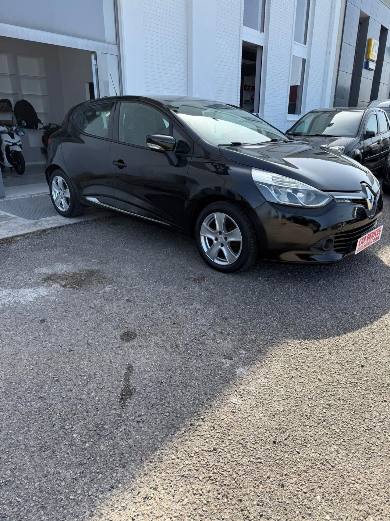Renault New Clio 1.5 - NEOPATENTATI- UNICO PROPRIETARIO