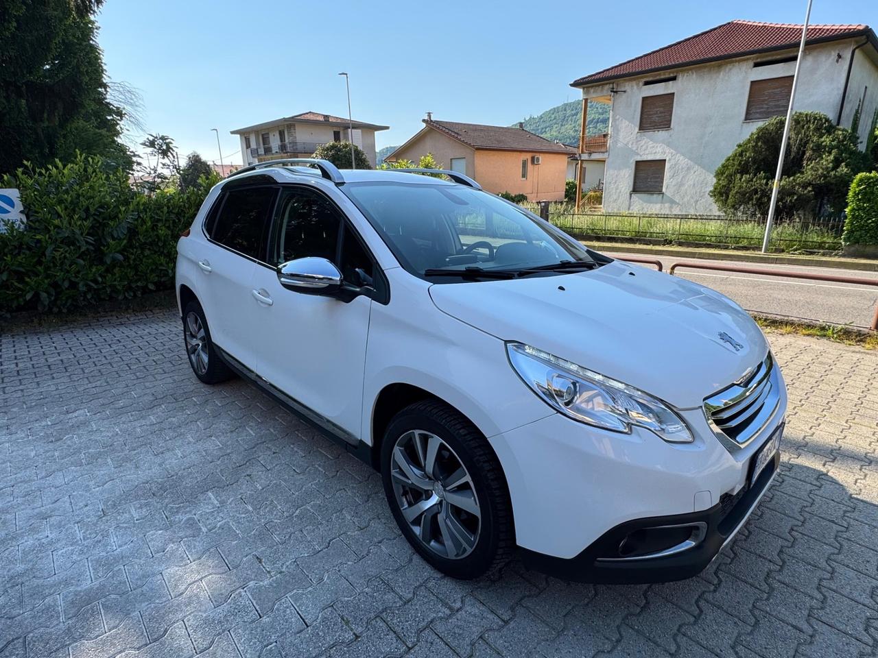 Peugeot 2008 BlueHDi 100 Black Matt