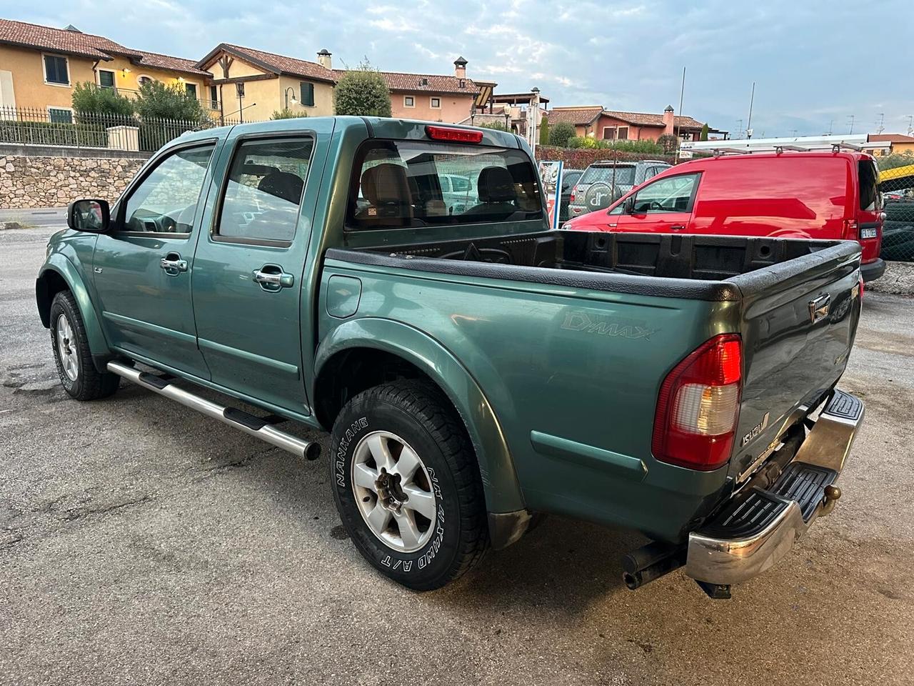 Isuzu D-Max 3.0 TD cat Crew Cab 4WD Pup LS Roadm.Aut