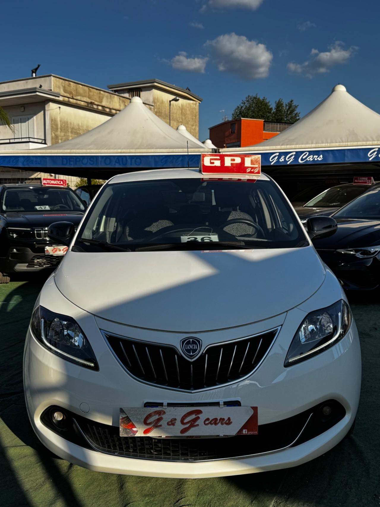 Lancia Ypsilon 1.2 69 CV 5 porte GPL Silver