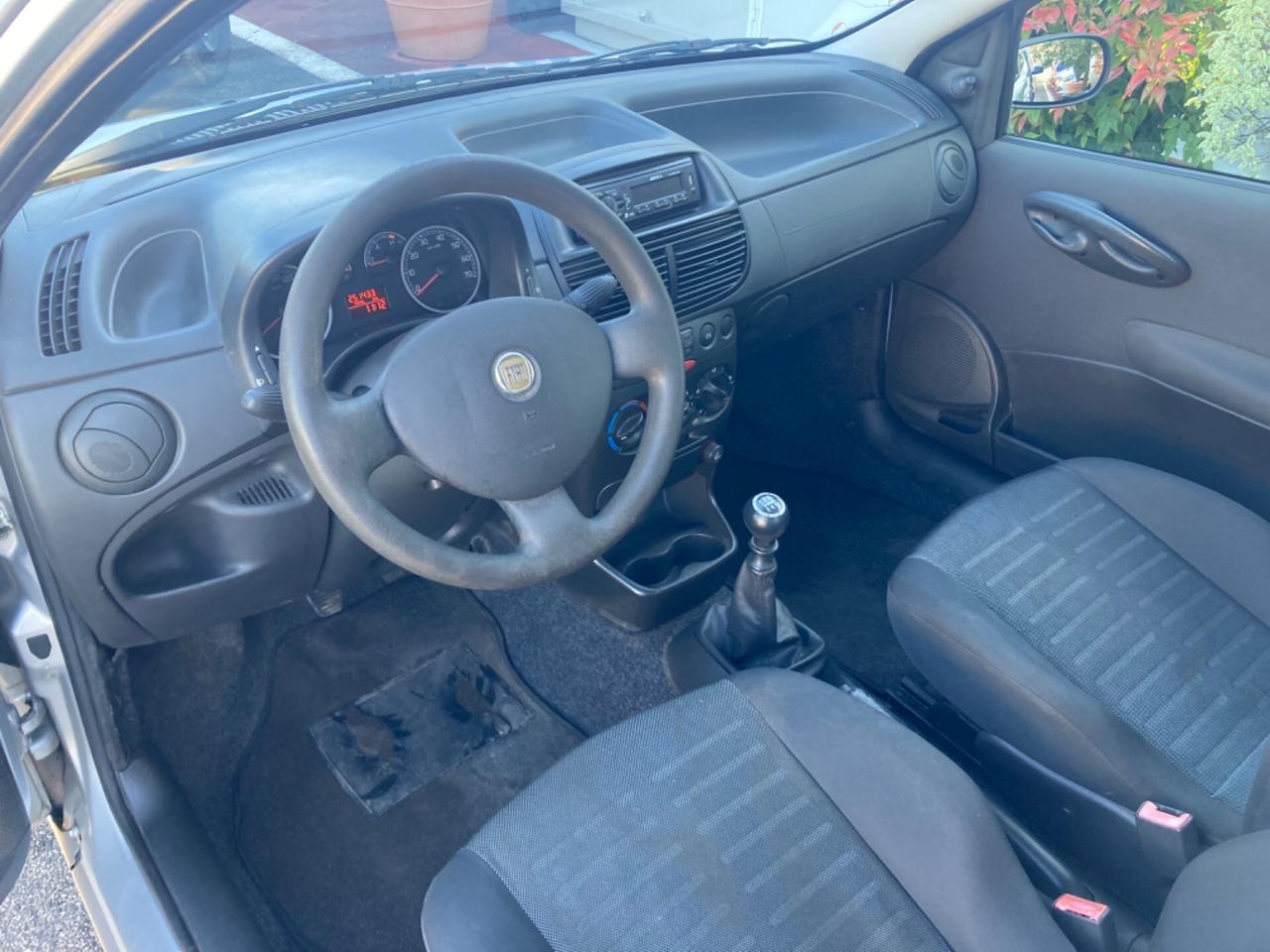 FIAT PUNTO 1.2 BENZINA (PROPRIETARIO UNICO)