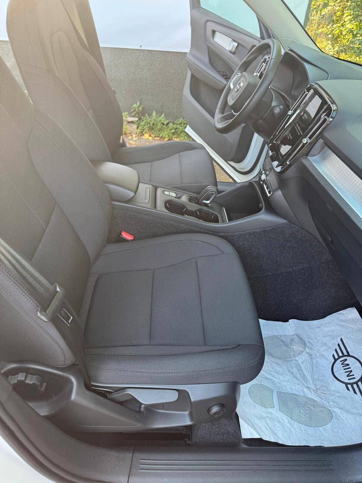 Volvo XC40 T2 Geartronic Momentum Core