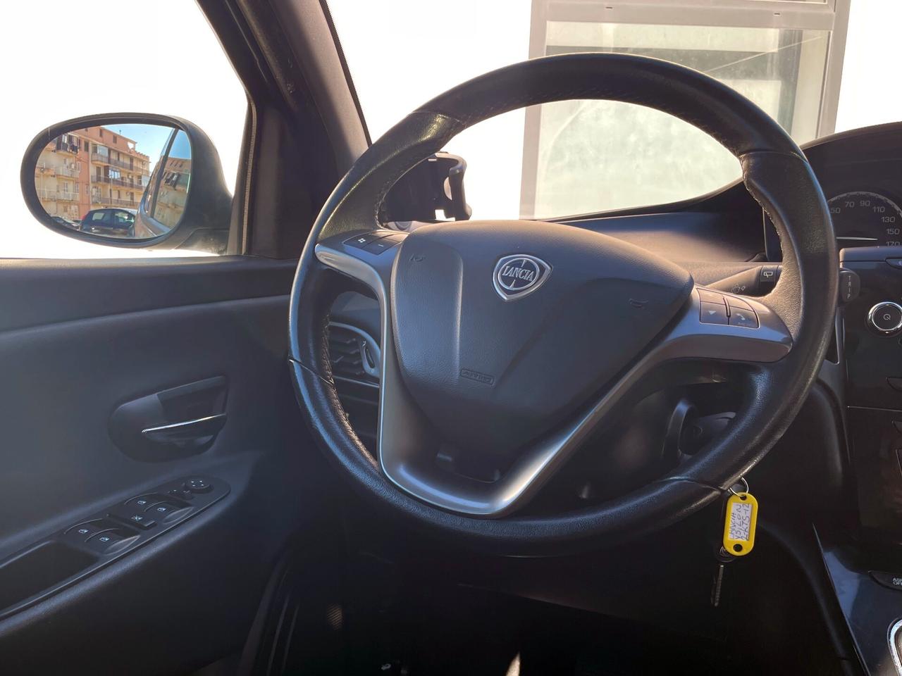 LANCIA YPSILON AUTOMATICA S&S Platinum TETTO APRIBILE