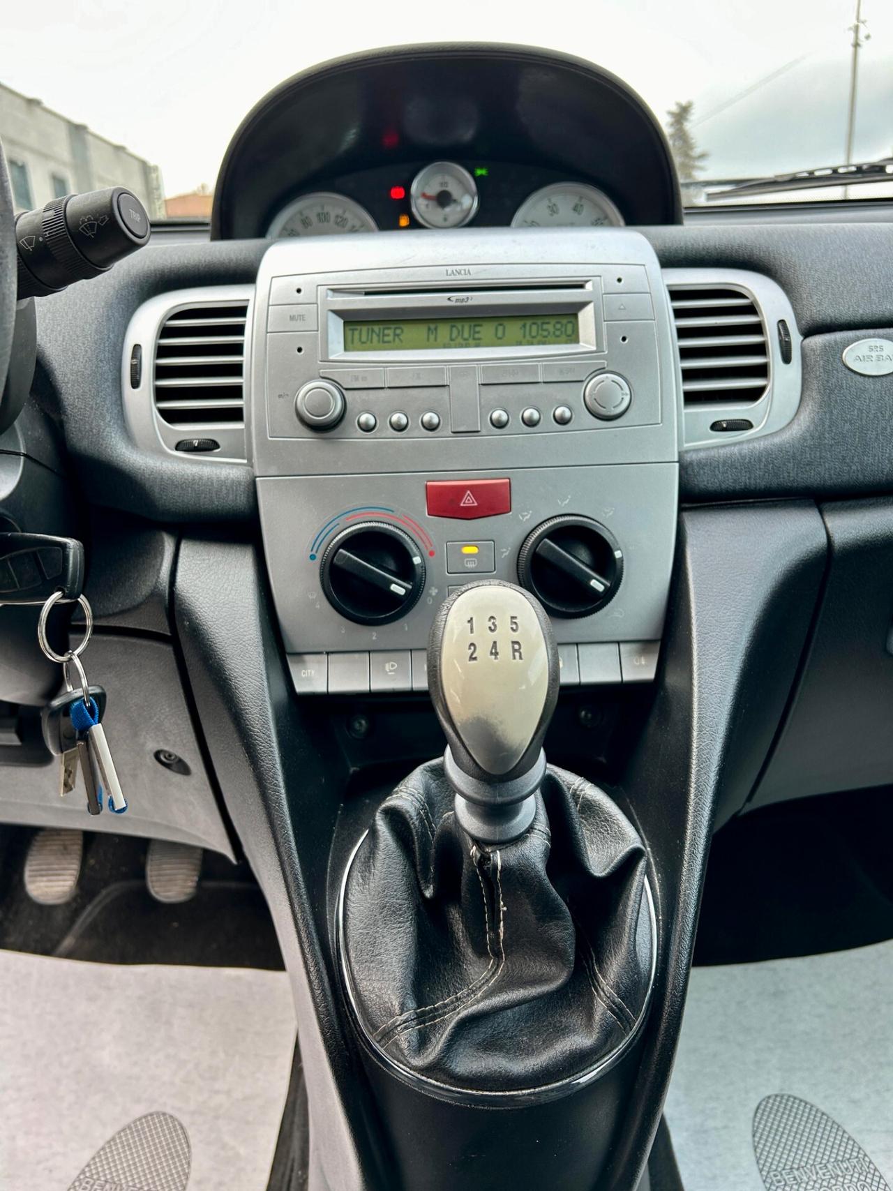 Lancia Ypsilon 1.2 Platino - OK NEOPATENTATO