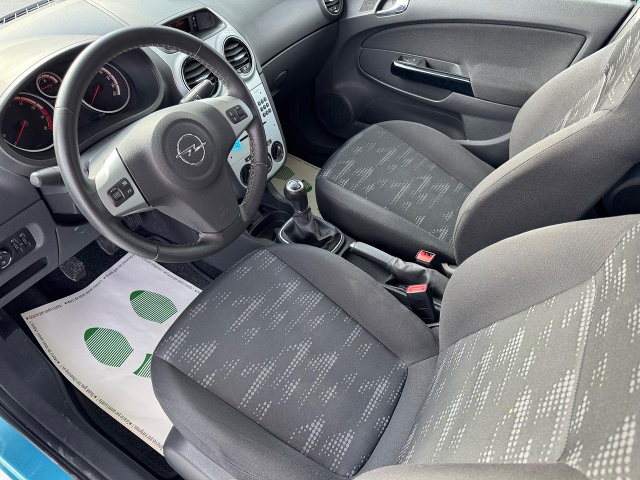 Opel Corsa 1.2 5 porte Club