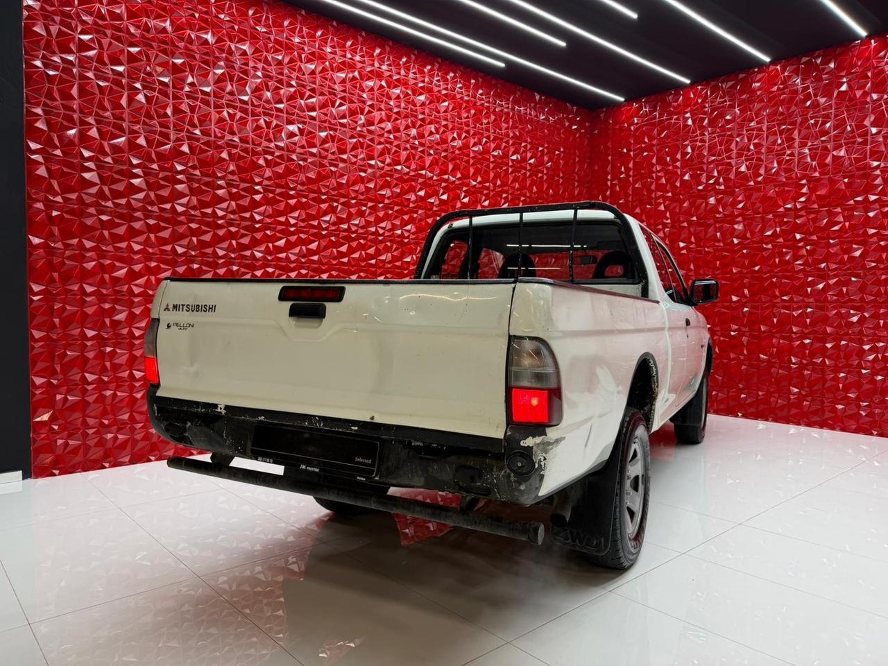 Mitsubishi L200 2.5 TDI 4WD Magnum Club Cab Pick-up