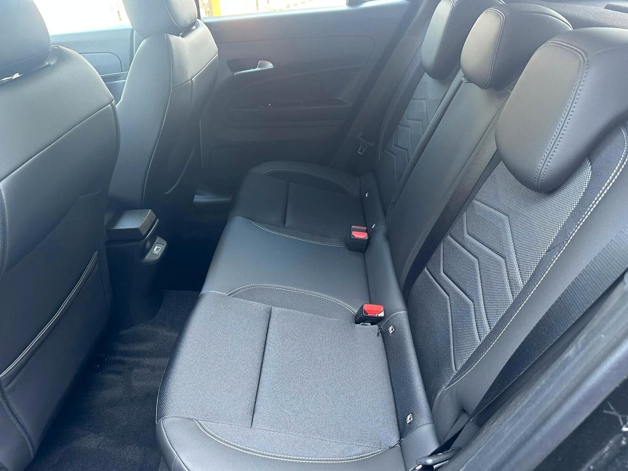 Jeep Avenger 1.2 Turbo 100 CV MHEV Summit