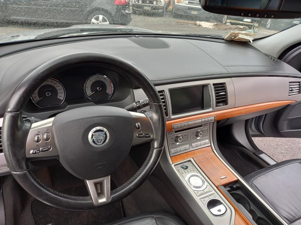 JAGUAR XF 3.0 D V6 Premium Luxury
