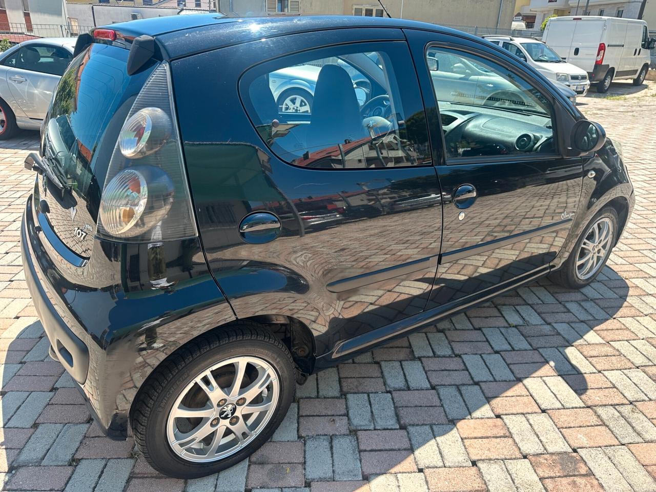 Peugeot 107 1.0 68CV 5p. Sweet Years