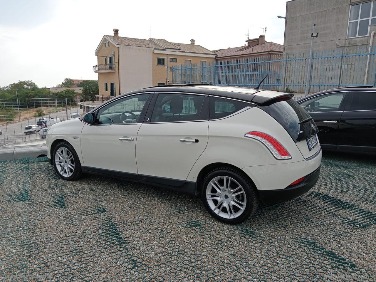 LANCIA Delta 1.6 MJT Platino TETTO APRIBILE, LED