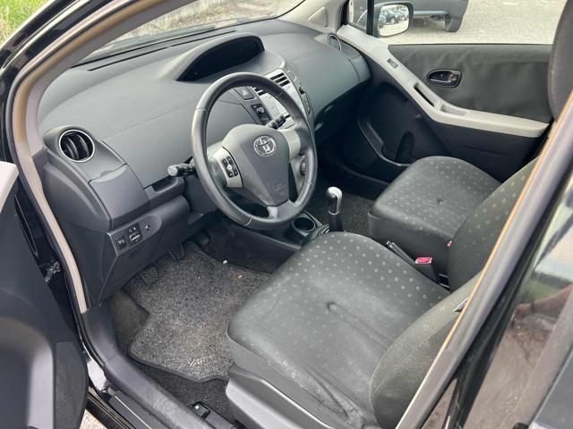 TOYOTA Yaris 1.0 5 porte Now