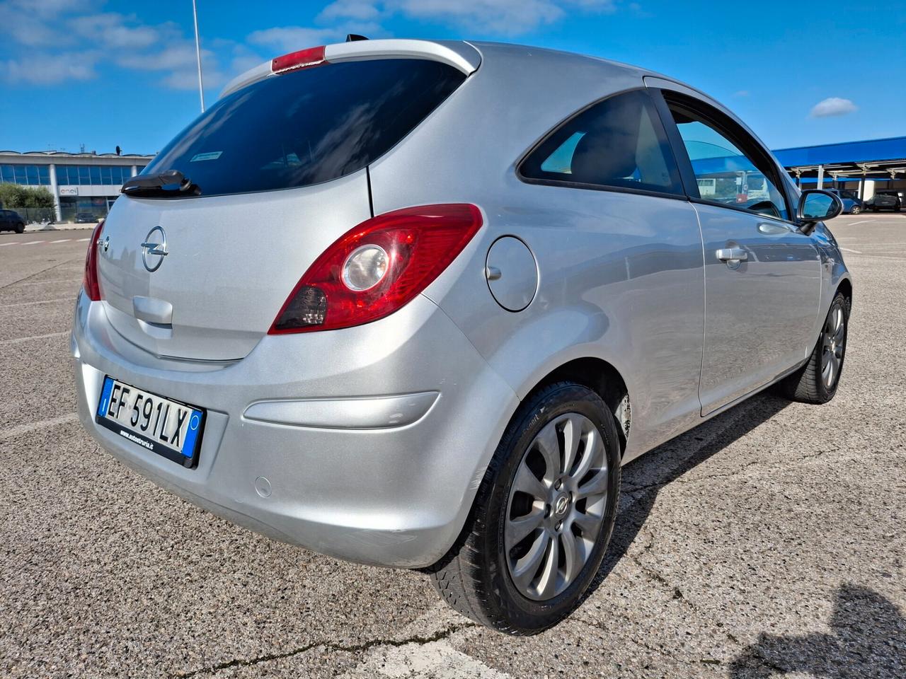 OPEL CORSA 1.2 Benzina Sport-OK NEOPATENTATI-