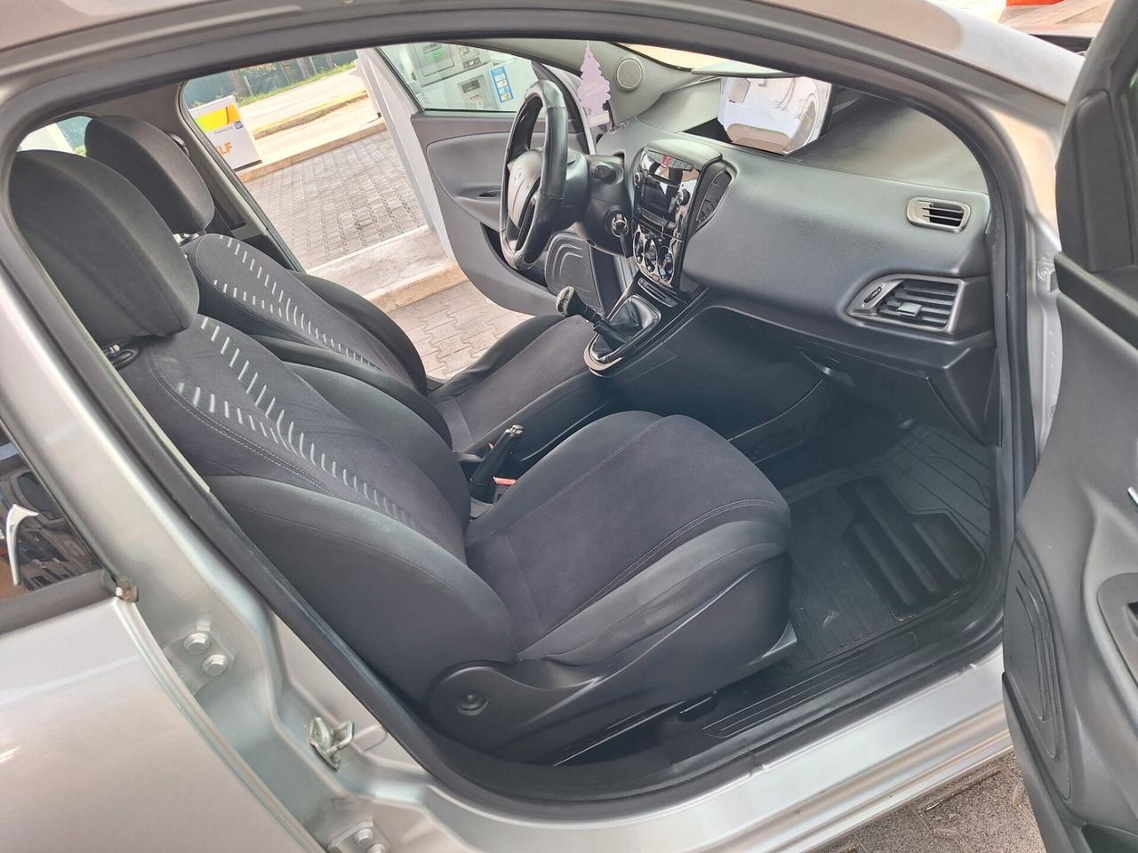 Lancia Ypsilon 1.3 MJT 16V 95 CV 5 porte S&S Platinum BICOLORE UNICOPROPIETARIO