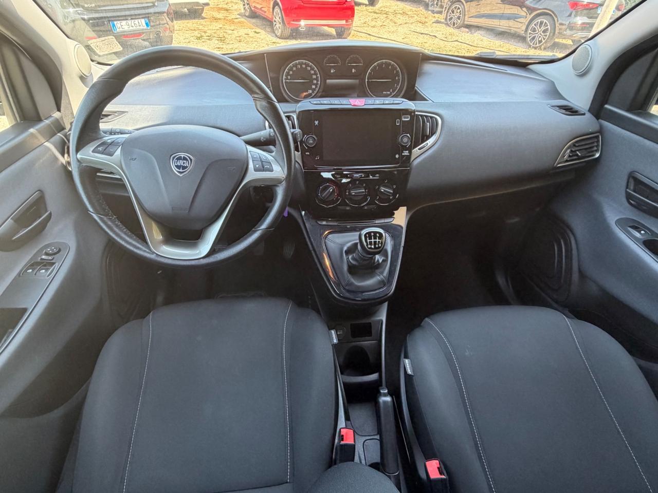 Lancia Ypsilon 1.0 FireFly 5 porte S&S Hybrid Alberta Ferretti