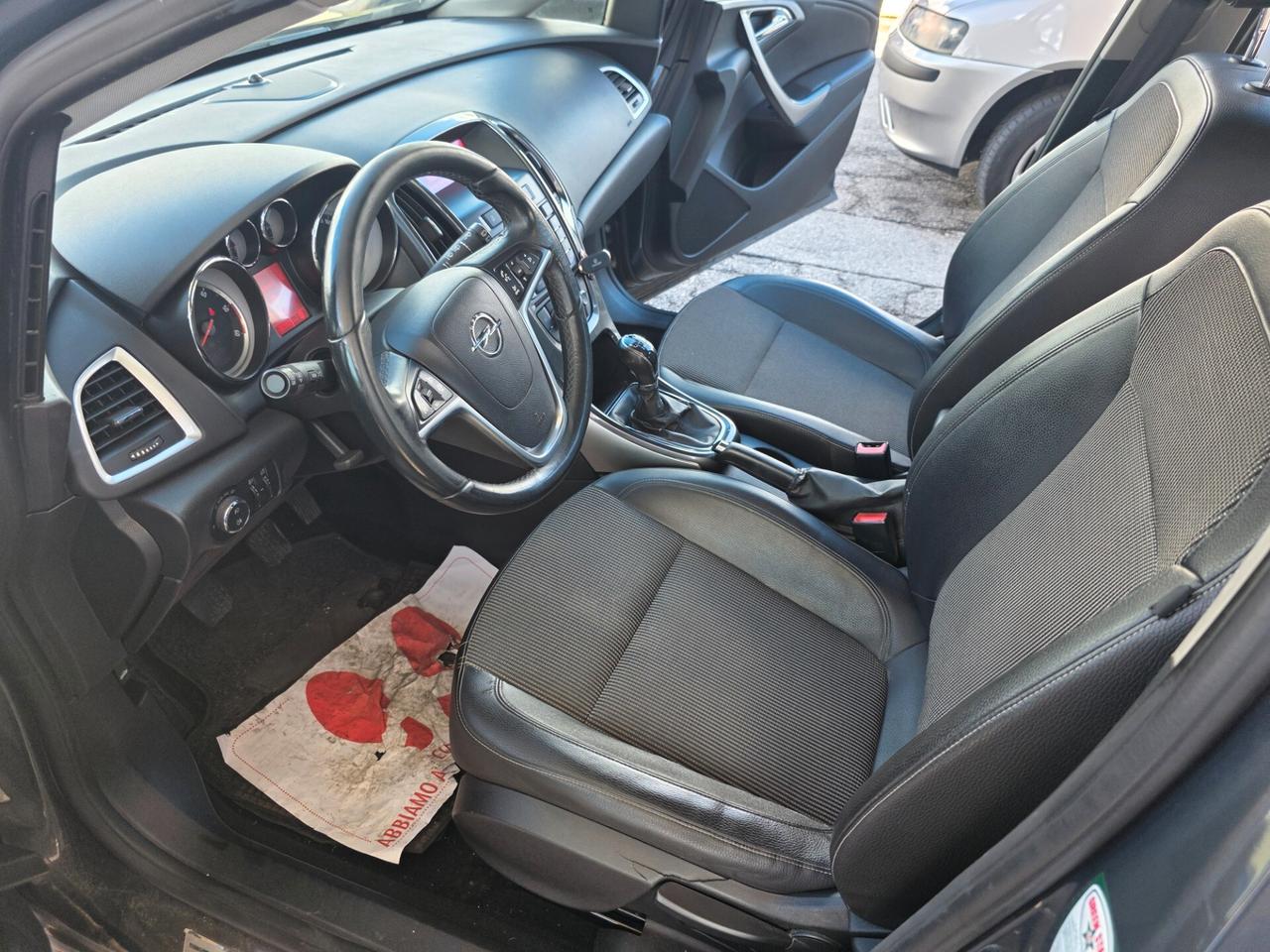 Opel Astra 1.7 CDTI 110CV Sports Tourer Cosmo con 325.000km