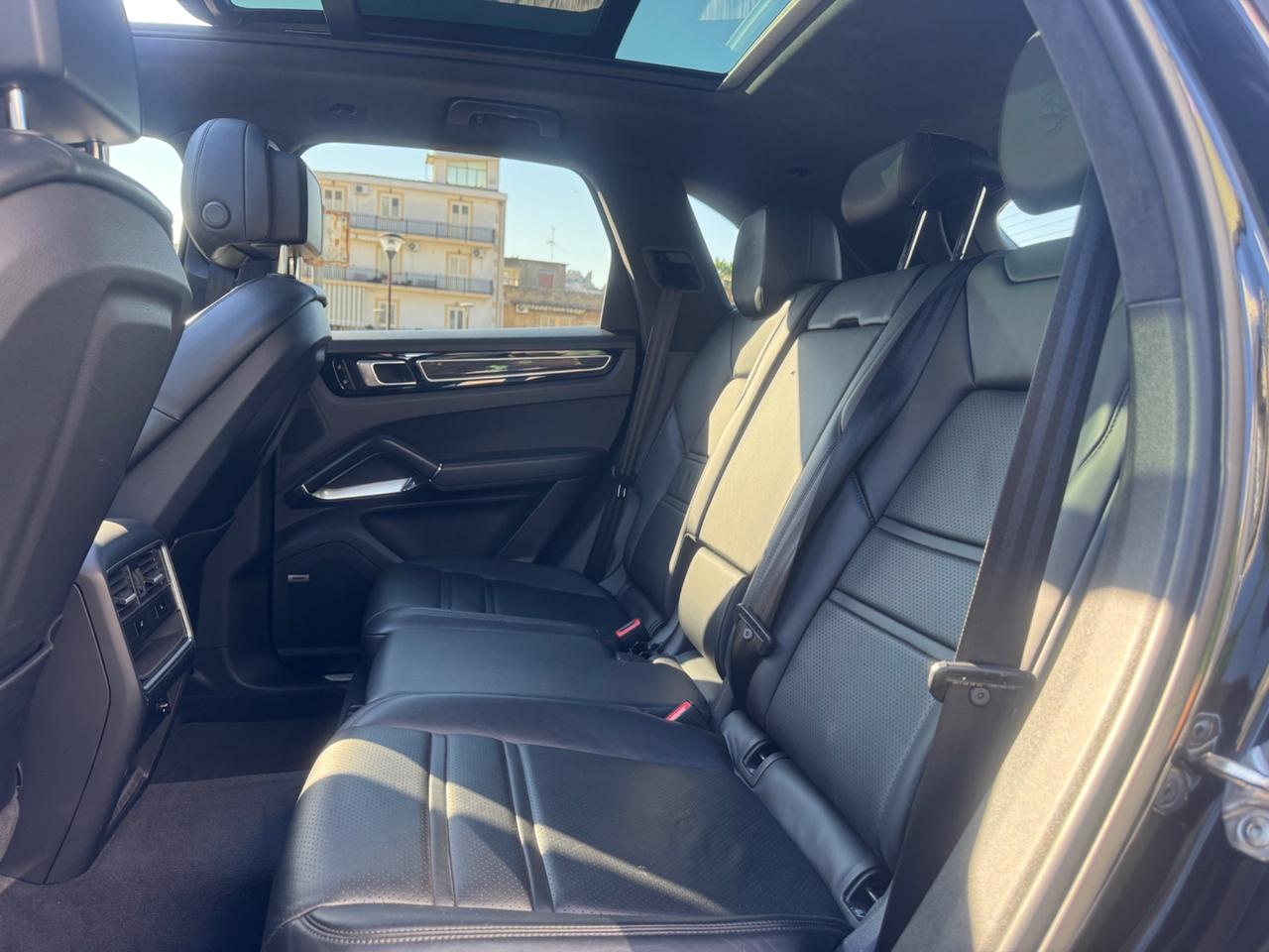 PORSCHE CAYENNE TURBO 4.0 V8 550 CV STRAFULL IVA