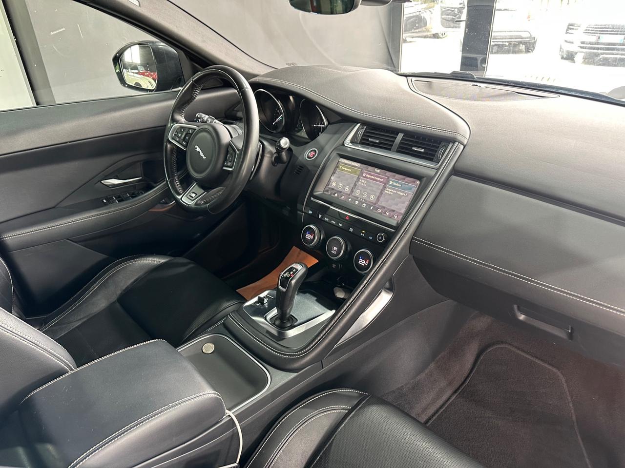 Jaguar E-Pace 2.0D 150 CV AWD aut. R-Dynamic HSE