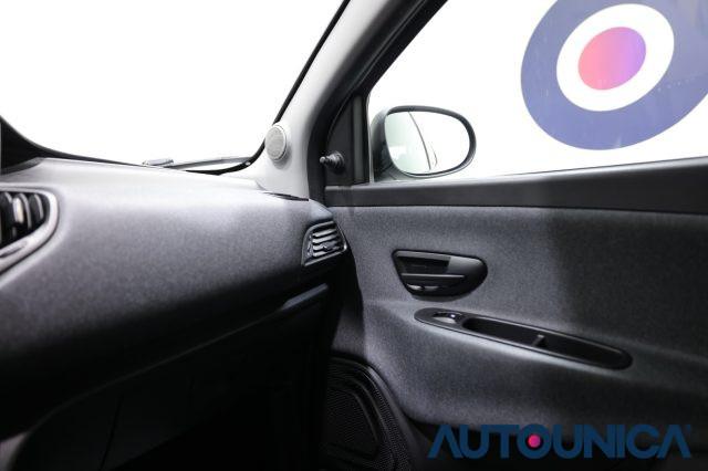 LANCIA Ypsilon 1.2 69 CV 5 PORTE GPL ECOCHIC ELEFANTINO BLU