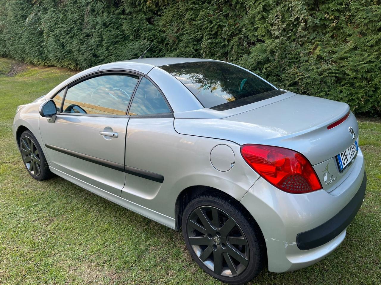 Peugeot 207 1.6 THP 150CV CC Féline