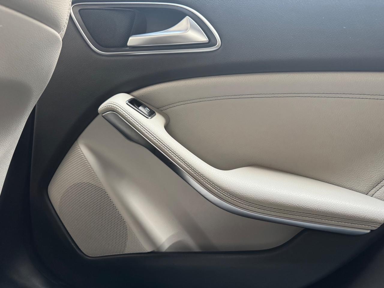 Mercedes-benz GLA 180 d Automatic Premium