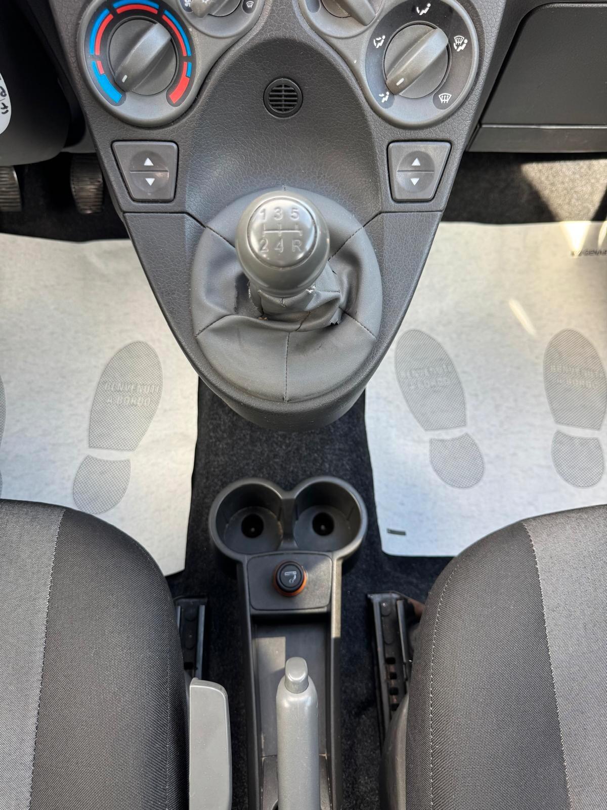 Fiat Panda 1.2 BENZINA NEOPATENTATI 2011