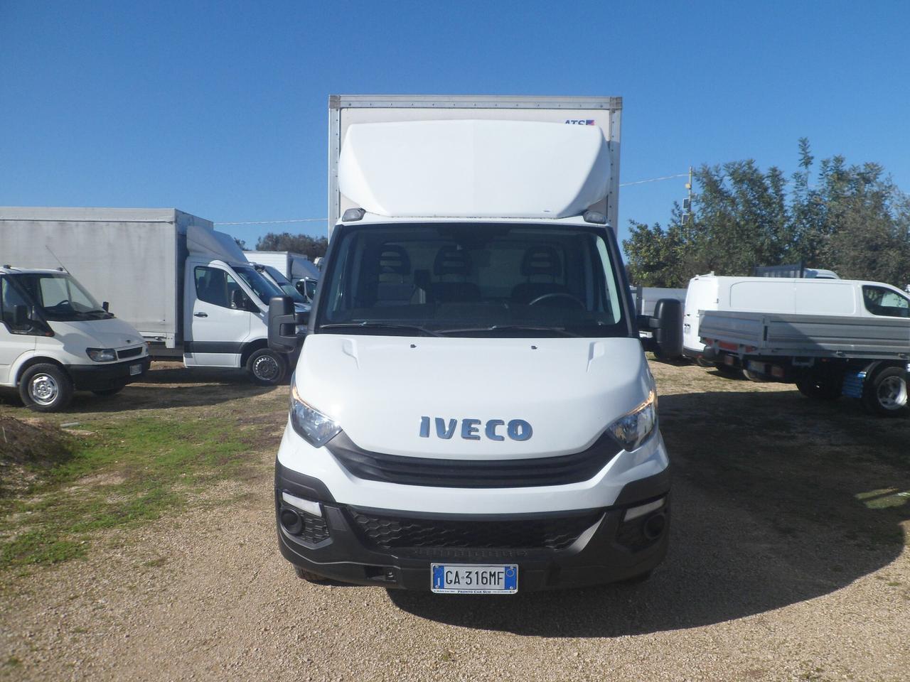 Iveco Daily 35c16 furgonatura con pedana