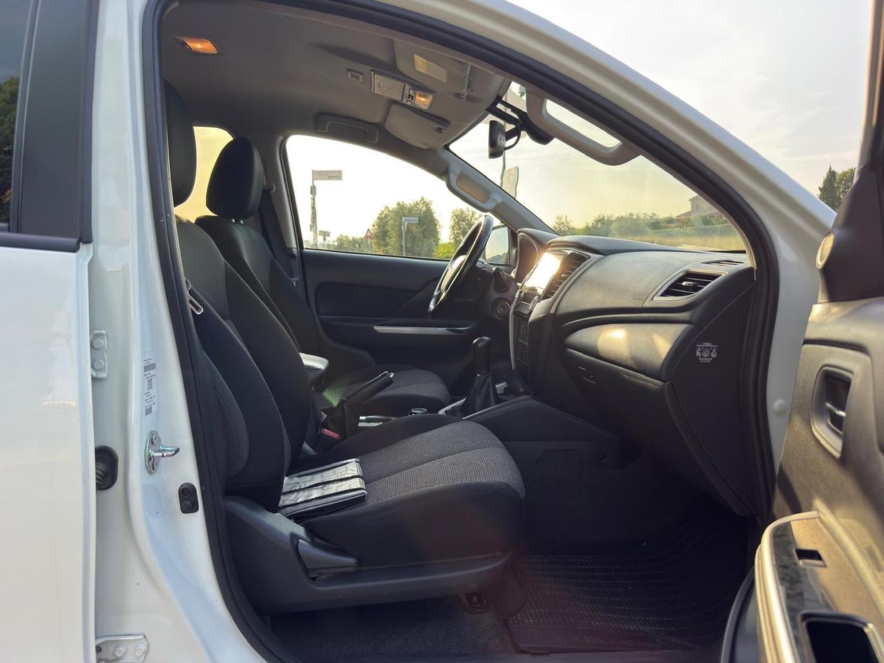 Mitsubishi L200 2.3 D Doub.Cab 4x4 Sup.Select P2.Intouch Diamond aut.