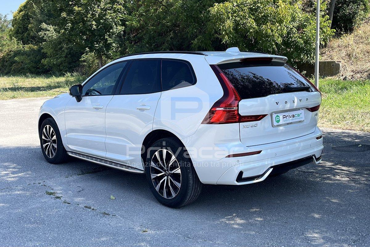 VOLVO XC60 B4 (d) AWD automatico Plus Dark