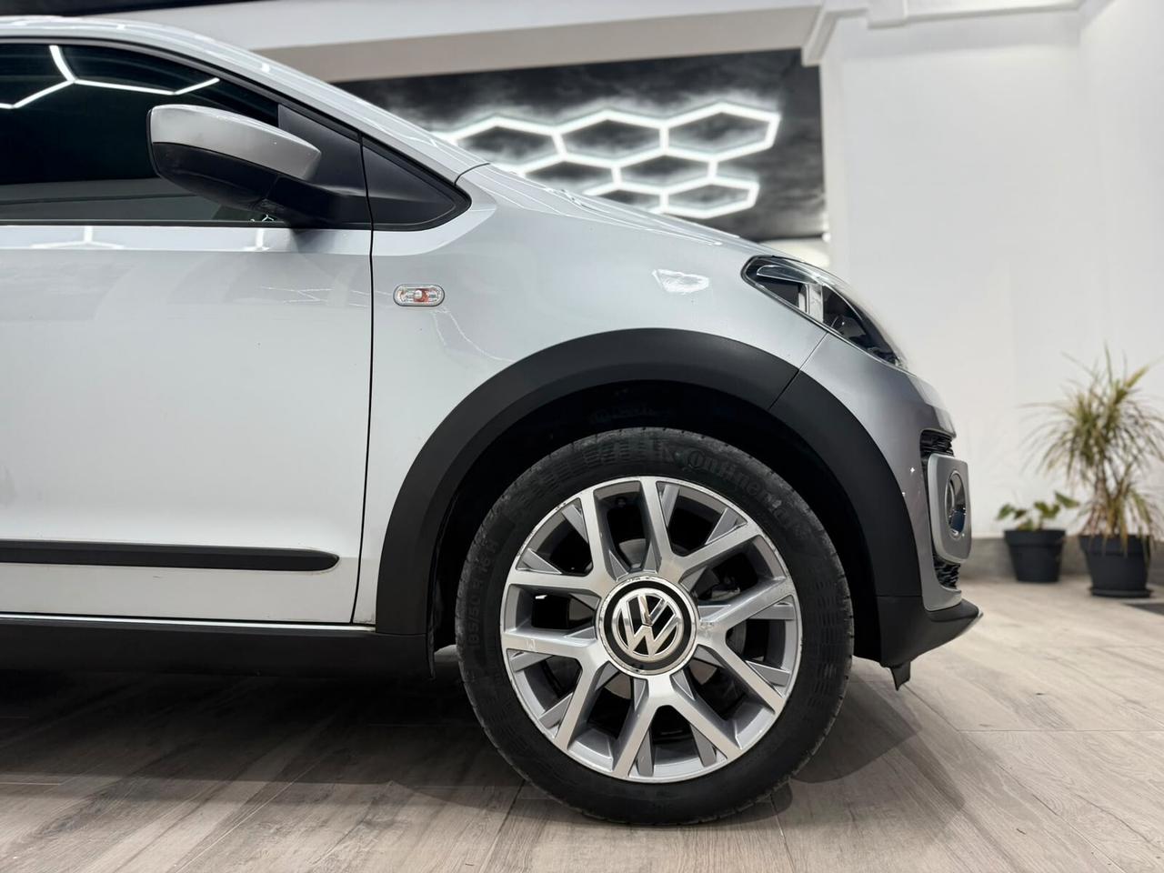 Volkswagen up! 1.0 75 CV 5p. cross