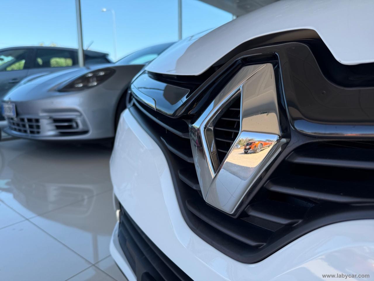 RENAULT Clio dCi 8V 75CV 5p. Moschino Zen