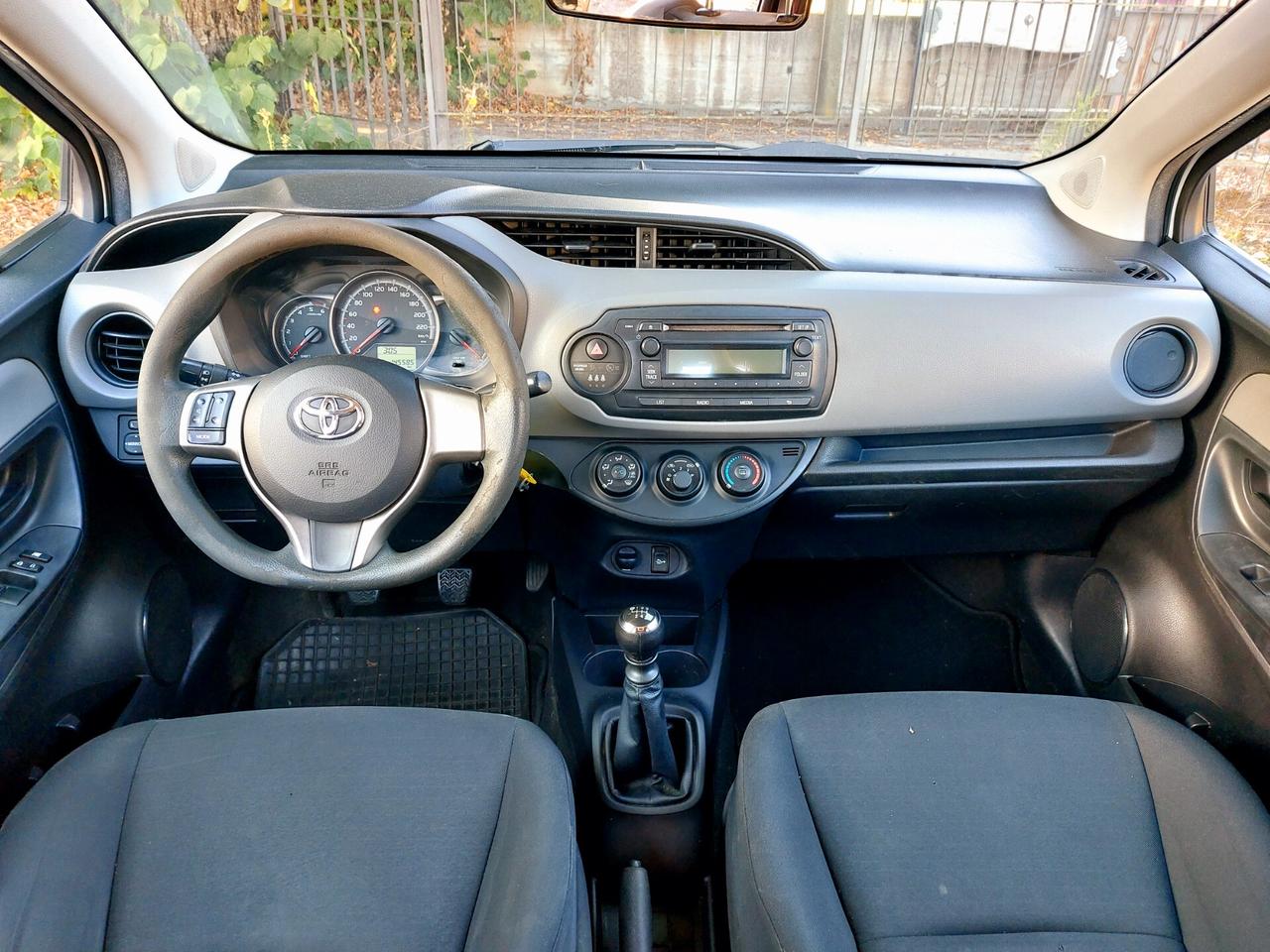 Toyota Yaris 1.D-4D 5 porte Cool 90CV - 2015