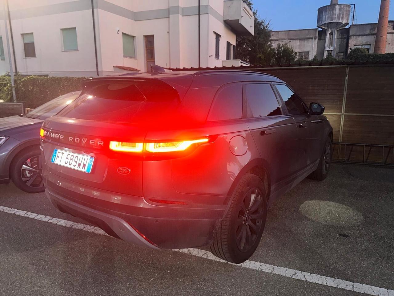 Land Rover Range Velar 2.0D I4 180 CV R-Dynamic HSE