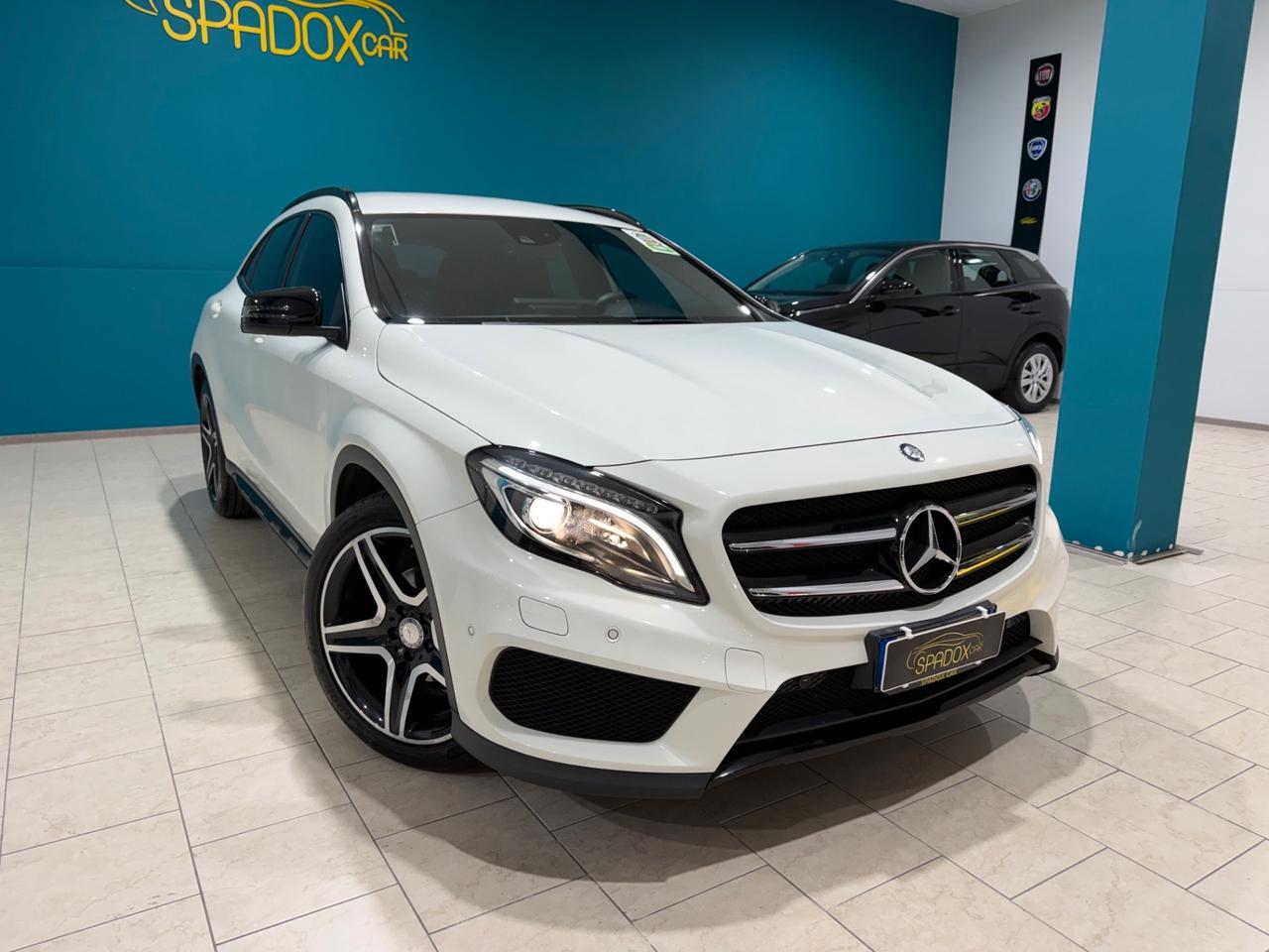 MERCEDES GLA 200D PREMIUM *NIGHT EDITION 4MATIC