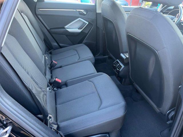 AUDI Q3 35 TDI Business Advanced